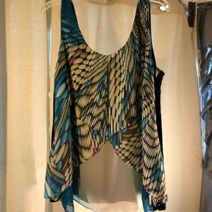 Sleeveless multicolored layered top, size XL